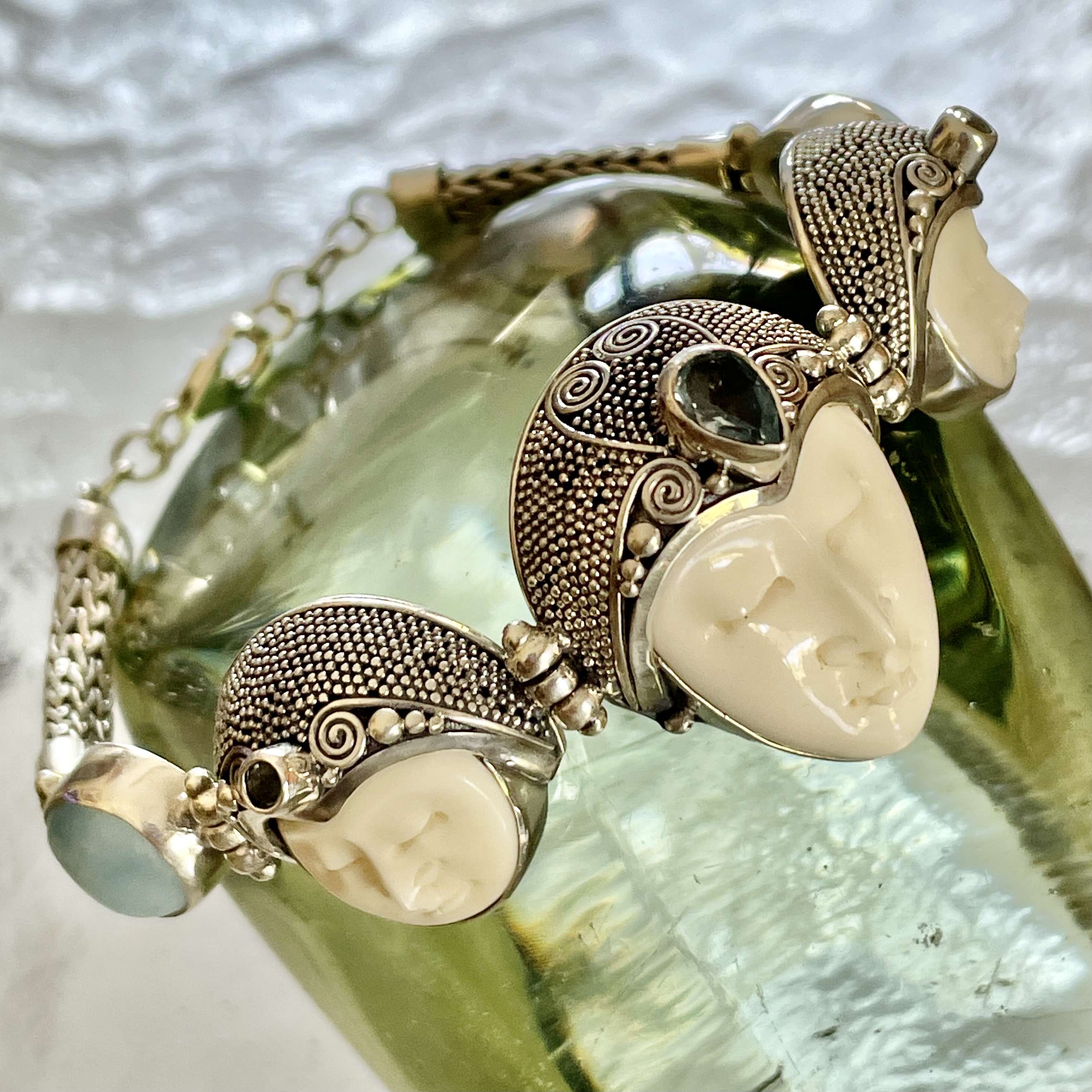 (HANDMADE 925 BALI SILVER BONE FACE BRACELET WITH LARIMAR)